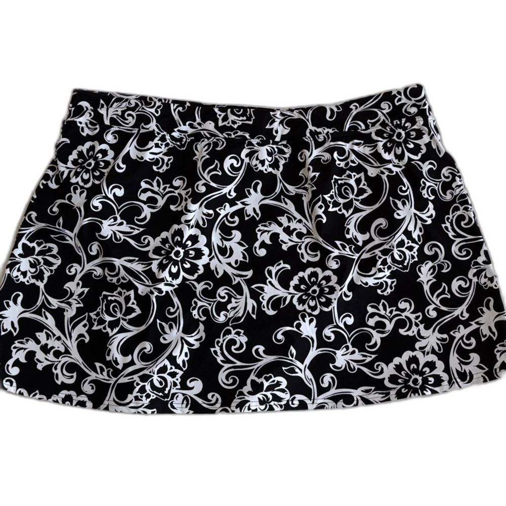 Plus Women Lands' End Black & White Damask Floral Quick Dry Swim Skirt Size 16